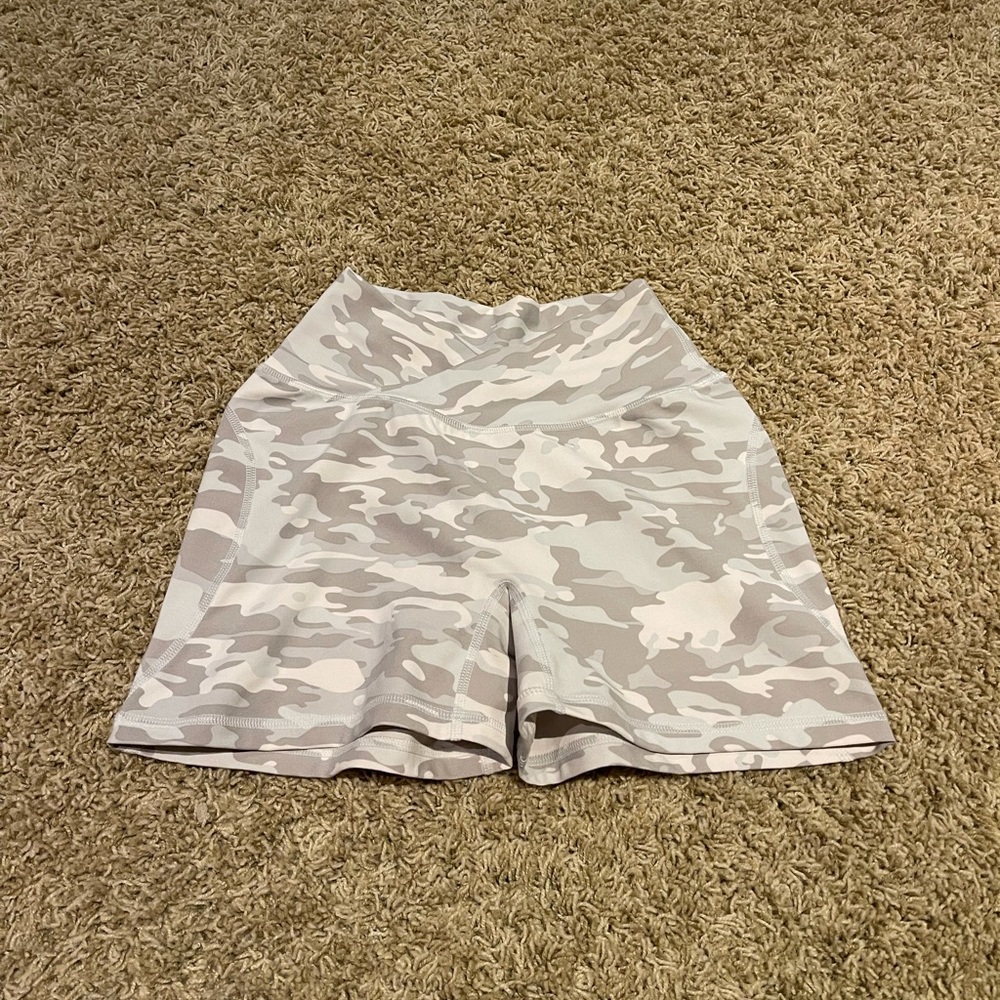 Alphalete camo shorts